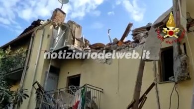 Torino, crolla palazzina di due piani in strada del Bramafame