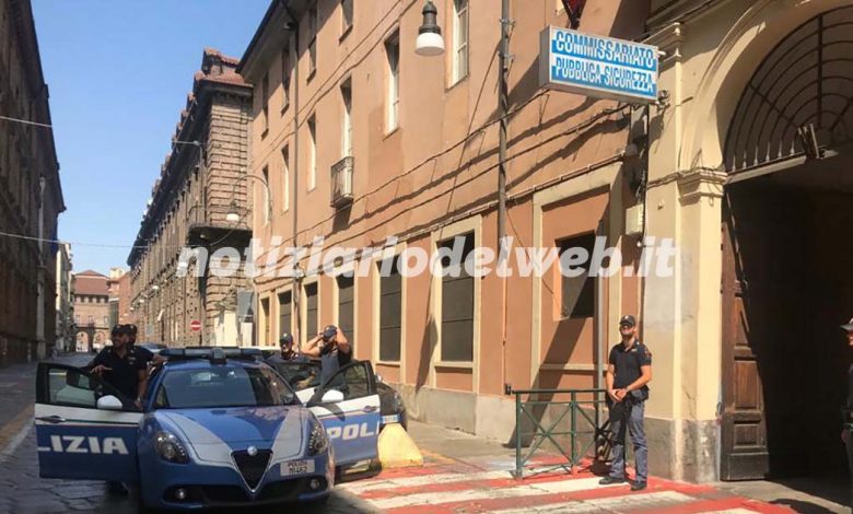 Torino: rapina una tabaccheria, ma lascia il documento come "garanzia"