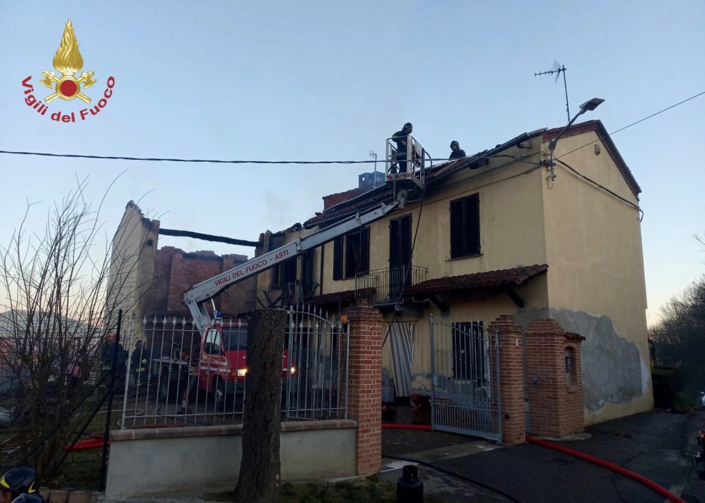 Incendio Cortazzone oggi 24 marzo 2022: abitazione in fiamme