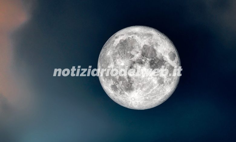 Luna piena di marzo 2022: quando vedere la "Luna del Verme"