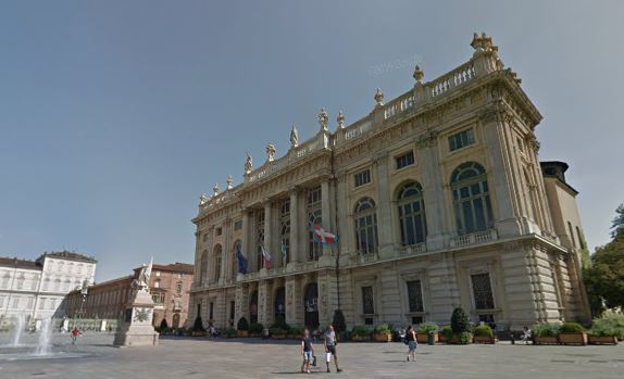 Manifestazione Torino oggi 8 marzo 2022 a Piazza Castello