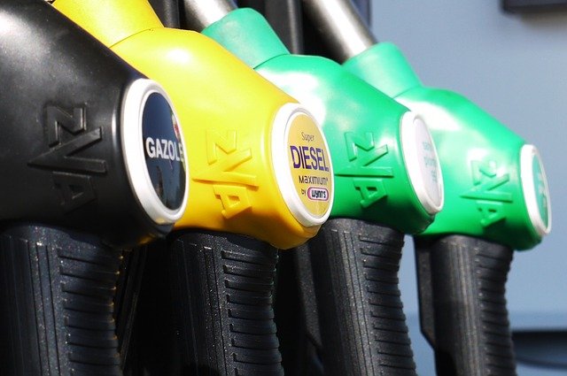 Prezzi benzina Torino fino a 2,60 euro a litro: la protesta il 14 marzo 2022
