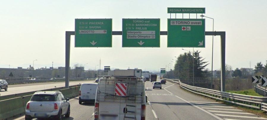 Incidente Tangenziale Torino oggi 10 maggio 2022: scontro tra tre vetture