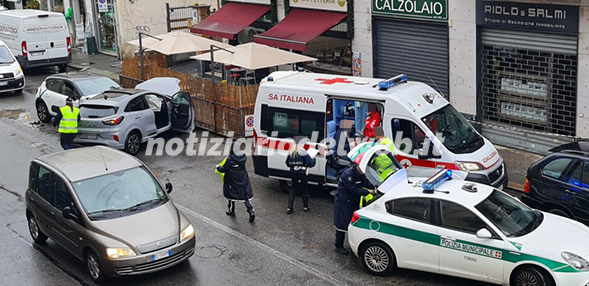Incidente Torino oggi 6 maggio 2022 schianto in corso Casale