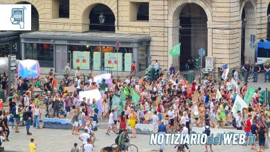 Manifestazione Torino oggi 29 luglio 2022: Fridays For Future