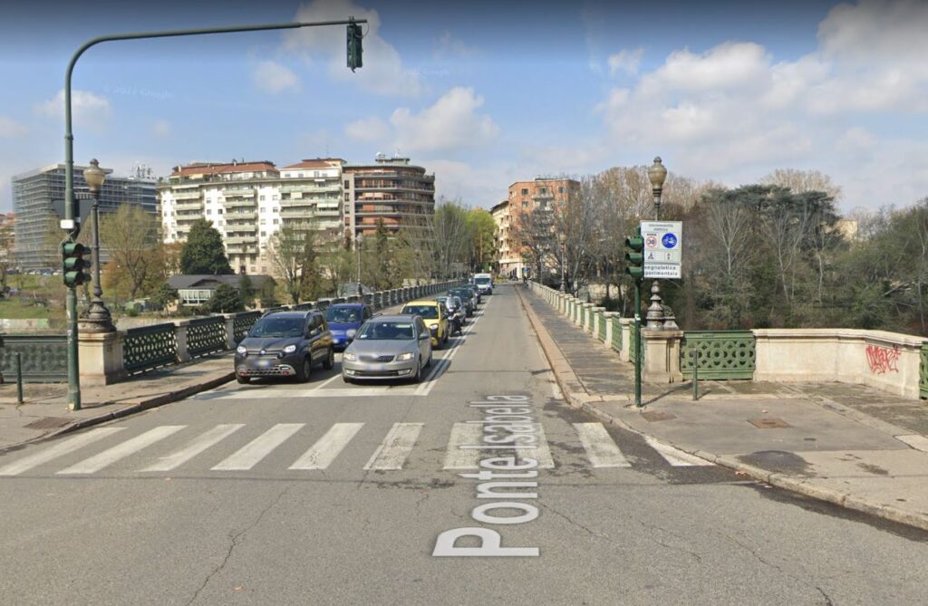 Incidente in Corso Moncalieri a Torino oggi 3 settembre 2022: auto precipita dal Ponte Isabella [+VIDEO]