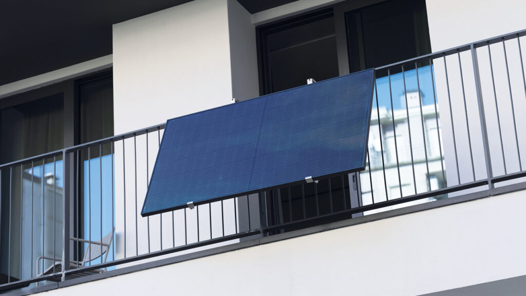 Pannelli solari da balcone: come funzionano e qual è il costo