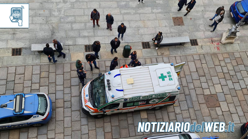 Piazza Castello grida e lanci di oggetti dopo un controllo dei Carabinieri [+VIDEO]