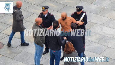 Piazza Castello grida e lanci di oggetti dopo un controllo dei Carabinieri [+VIDEO]