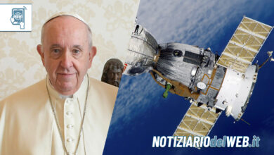Satellite di Papa Francesco a Torino: il nanobook di pace in orbita