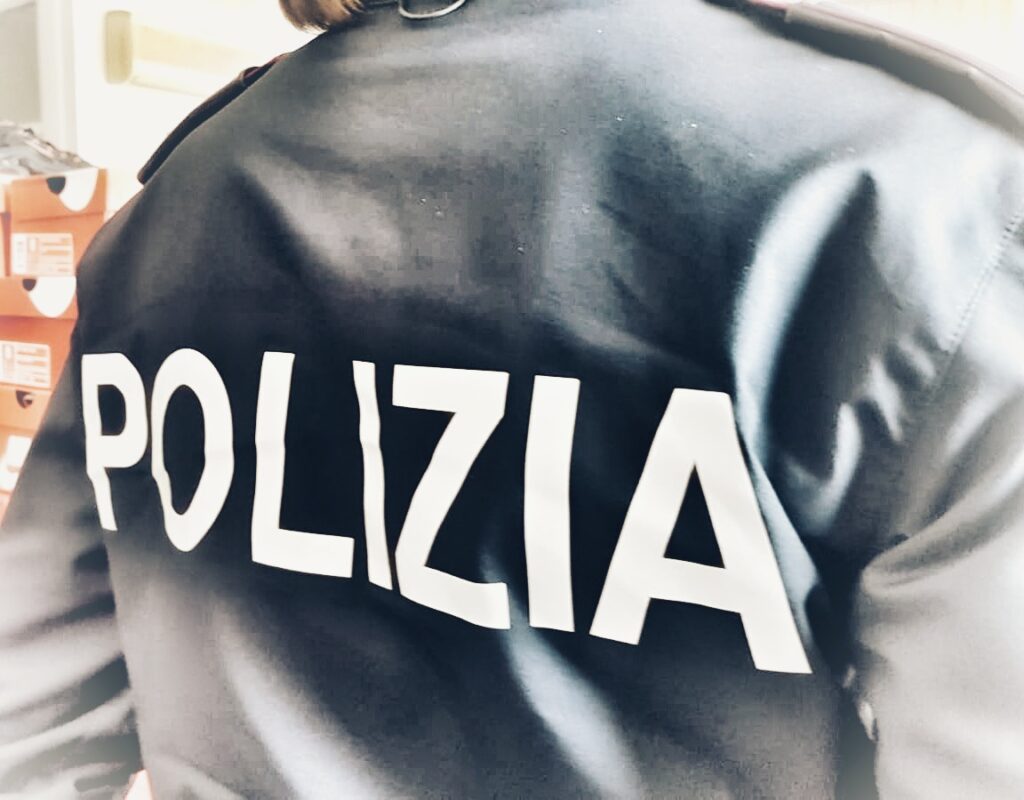Torino, donna salvata dalla Polizia di Stato