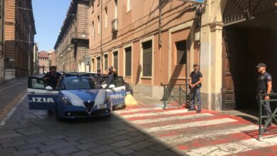 Torino tentato furto a un esercizio commerciale arrestati due marocchini
